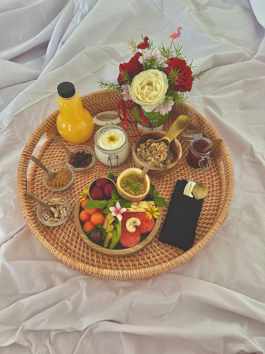 🍧🛏 Granola and Yogurt Parfait Breakfast in Bed
